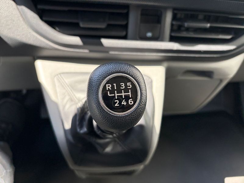 Ford Transit Custom 9- míst KOMBI L2 dvojitá klima - fotka 12 z 20