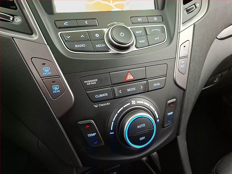 Hyundai Santa Fe (2013) 2.2 CRDi, 4X4, Automat - fotka 16 z 22