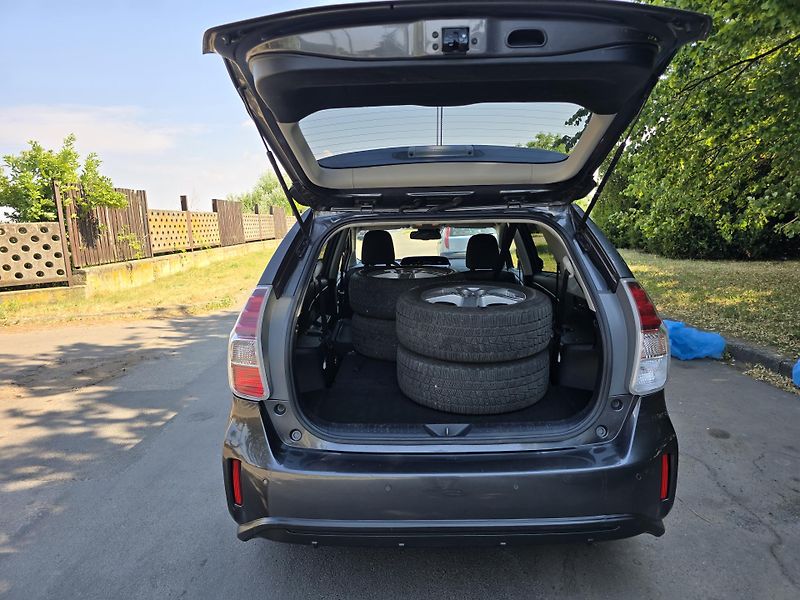 Toyota Prius (2018) Toyota Prius plus 2018 Hybrid  - fotka 18 z 18