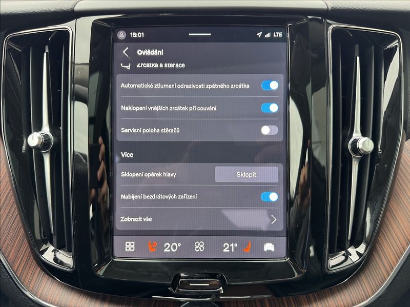 Volvo XC60 2,0 T8 AWD Recharge Plus Dark - fotka 37 z 50