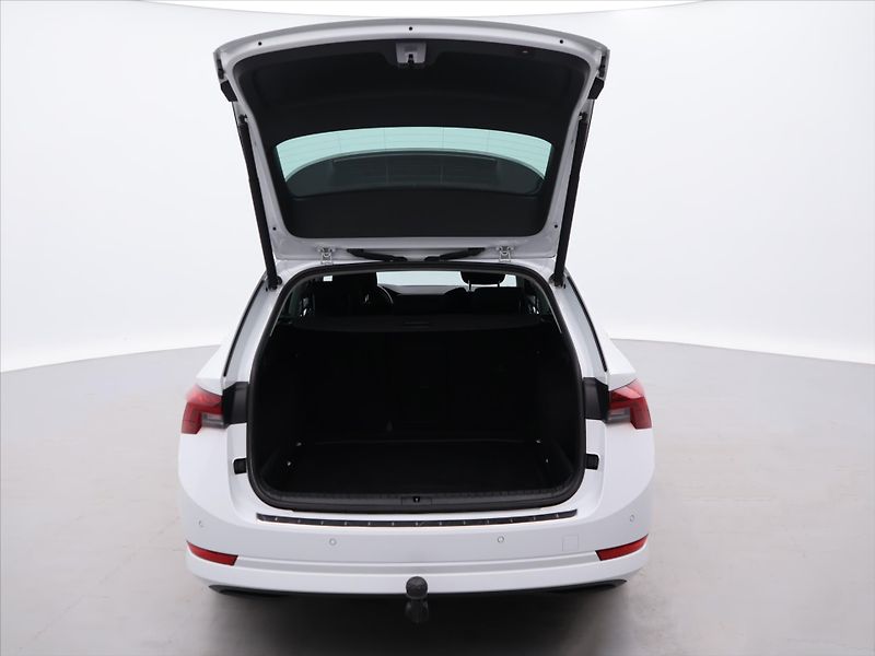 Škoda Octavia 2,0 TDI 110kW CZ Style Matrix - fotka 9 z 34