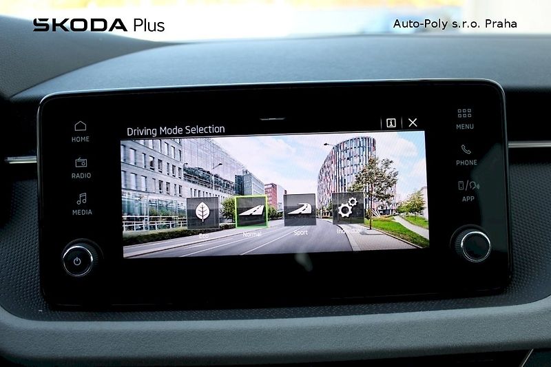 Škoda Scala (2024) 1,0 TSI 85 kW Selection - fotka 20 z 25