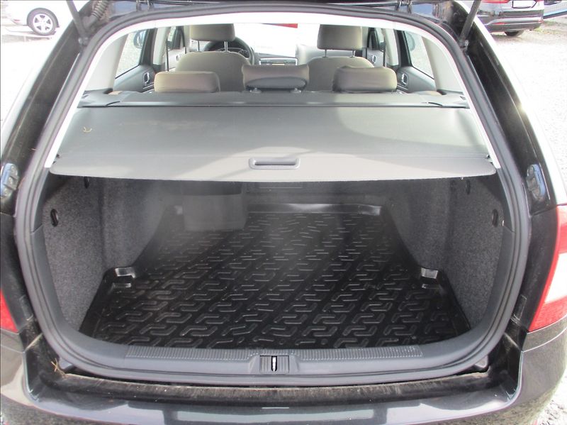 Škoda Octavia 1,6 TDI, aut.klima,Cebia,2.maj - fotka 10 z 23