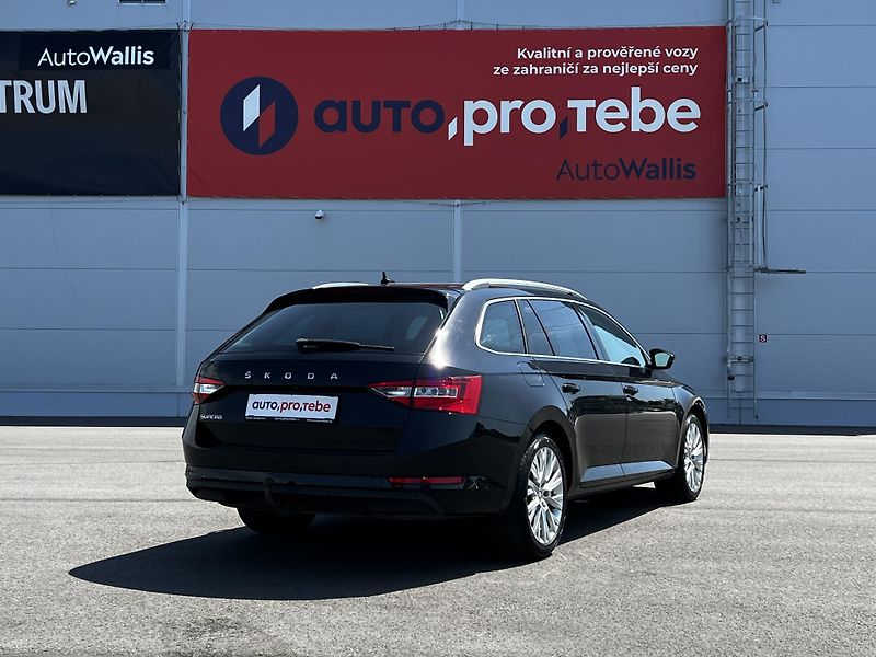 Škoda Superb 1.5TSI DSG Style 1.Maj DPH TZ - fotka 4 z 26