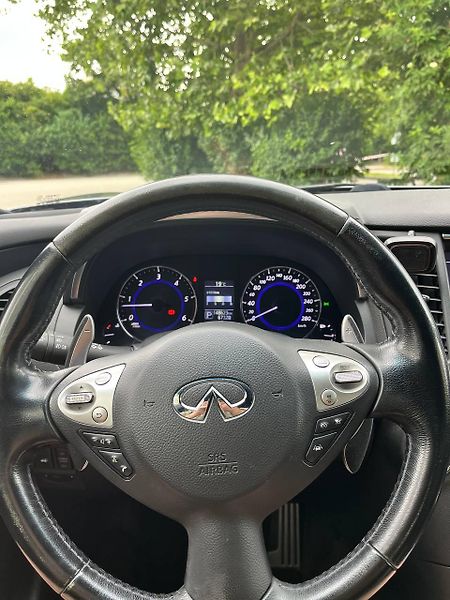 Infiniti QX70 (2015) Prodám velmi zachovalé a pravi - fotka 8 z 28