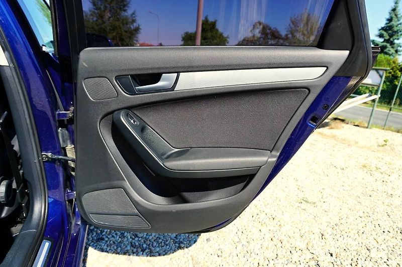 Audi A4 (2013) S-LINE 2,0 TDI 130 kW - fotka 22 z 63