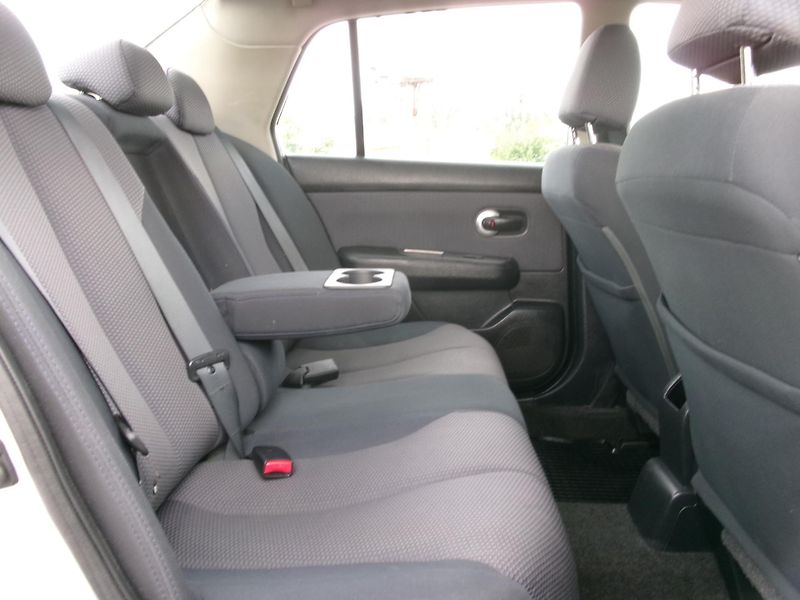 Nissan Tiida (2009) 1,6 16V AC ALU HF BT - fotka 13 z 26
