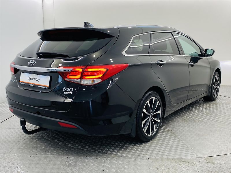 Hyundai i40 1,6 CRDi 100kW - fotka 2 z 24