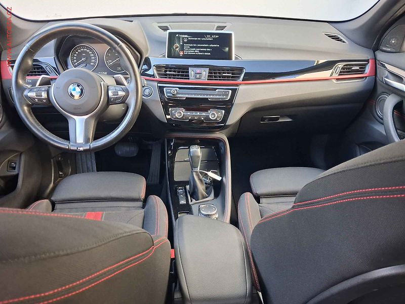 BMW X1 (2015) 2.0d XDrive, AT, LED, panor - fotka 8 z 20