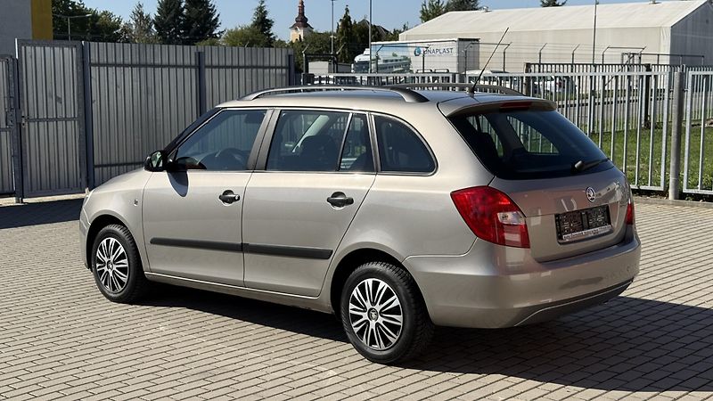 Škoda Fabia (2010) 1.4 16V*63kW*COOL-EDITION*TOP* - fotka 2 z 27
