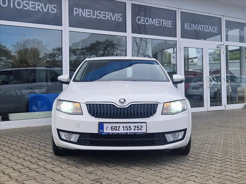 Škoda Octavia 2,0 TDI 110kW TAŽNÉ VÝHŘ. NOSI - fotka 8 z 41
