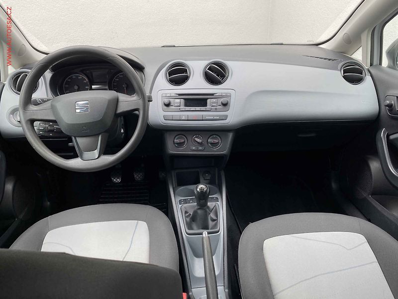 Seat Ibiza (2015) 1.4 16V, Style, výhřev sed - fotka 8 z 16
