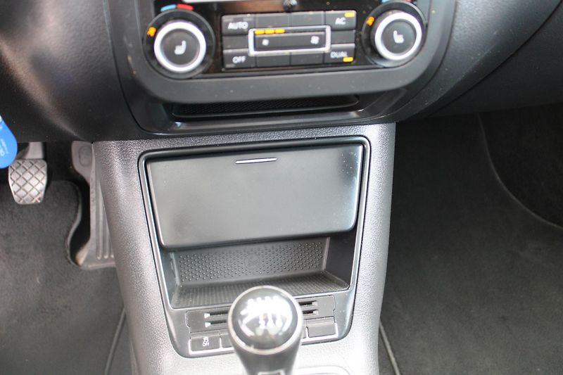 Volkswagen Tiguan (2012) 2.0 TDI KLIMA VÝHŘEV TAŽNÉ NAV - fotka 17 z 23