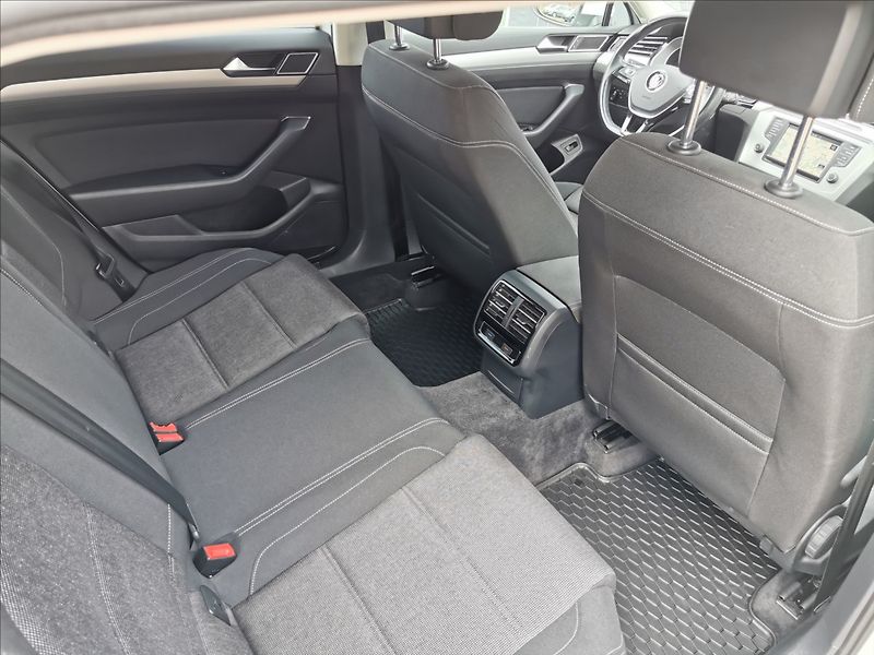 Volkswagen Passat Variant 2.0 TDI Comfortline - fotka 22 z 22