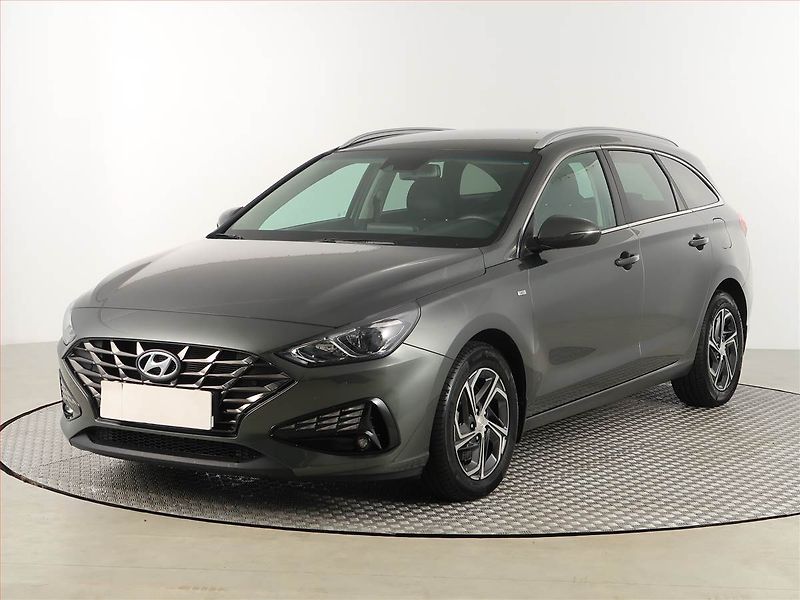 Hyundai i30 (2022) 1.5 T-GDI MHEV, Serv.kniha - fotka 2 z 17