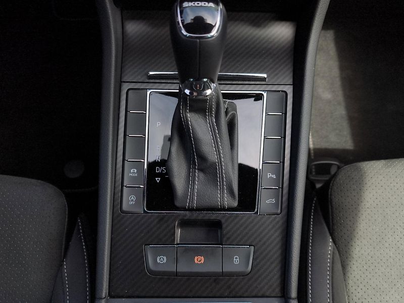 Škoda Superb (2023) SportLine 2.0 TDI 110kW DSG, Č - fotka 24 z 30