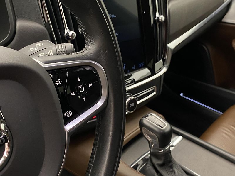 Volvo V90 CC D5 AWD INSCRIPTION AUT CZ - fotka 20 z 51