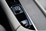 Volvo XC90 T8 AWD RECHARGE 7MÍST 1M  - náhled 25