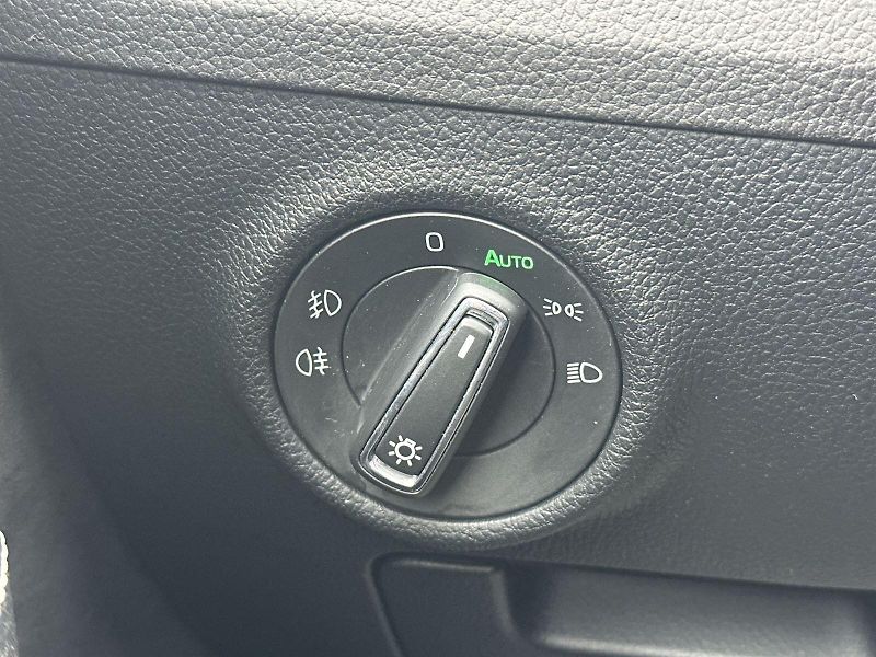 Škoda Superb (2021) 1.5 TSI Sportline - fotka 16 z 29