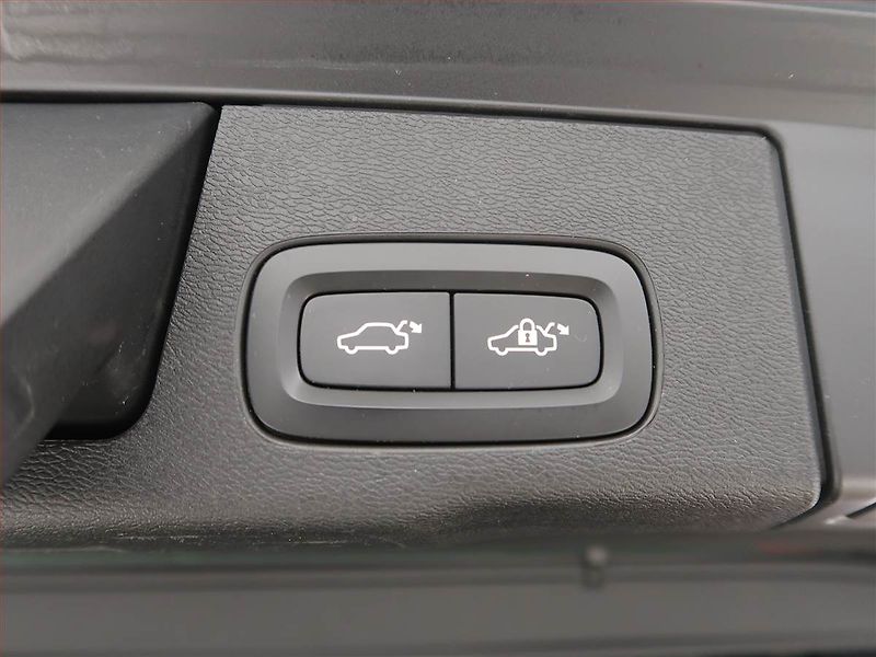 Volvo XC60 (2019) Summum B5 AWD - fotka 18 z 22