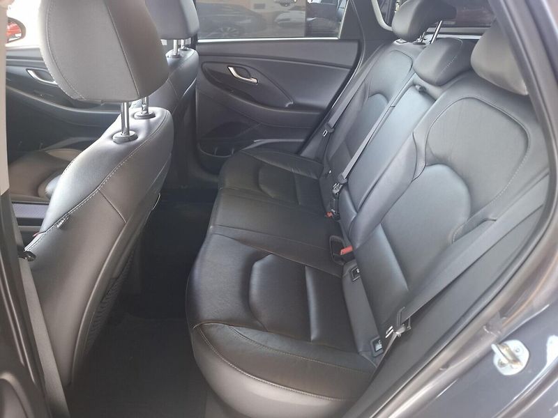 Hyundai i30 1.4 T-GDi 103KW 2020 - fotka 6 z 14