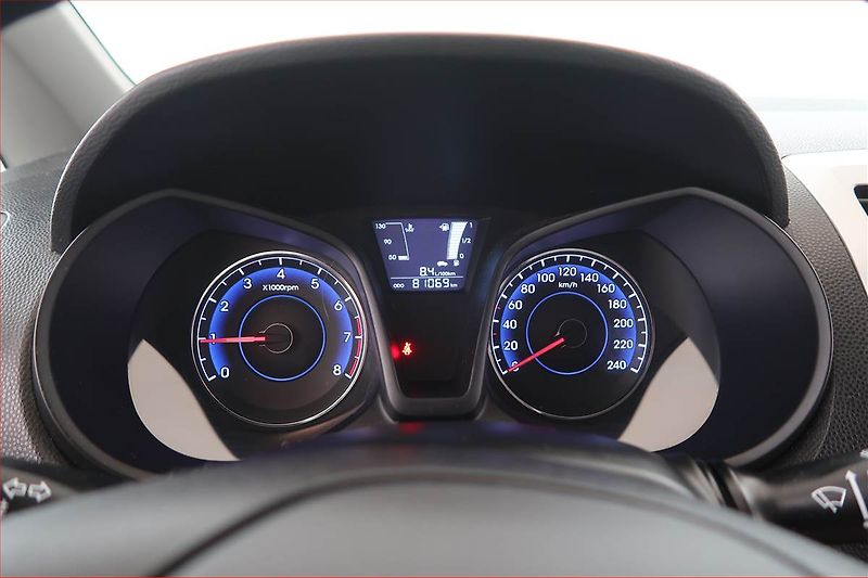Hyundai ix20 (2012) 1.6 CVVT - fotka 11 z 15