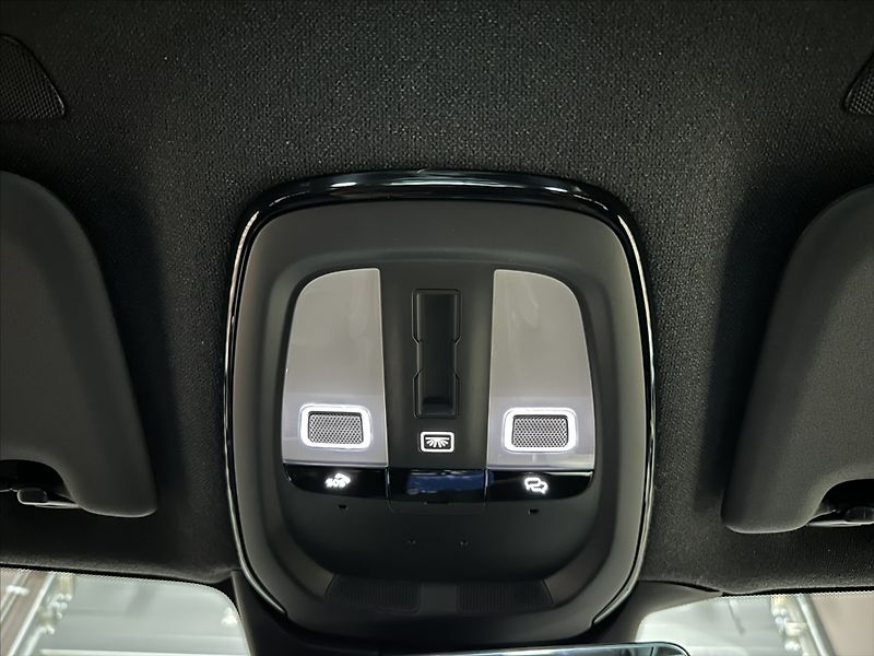 Volvo XC40 (2026) 2,0 B4  Plus - fotka 19 z 29