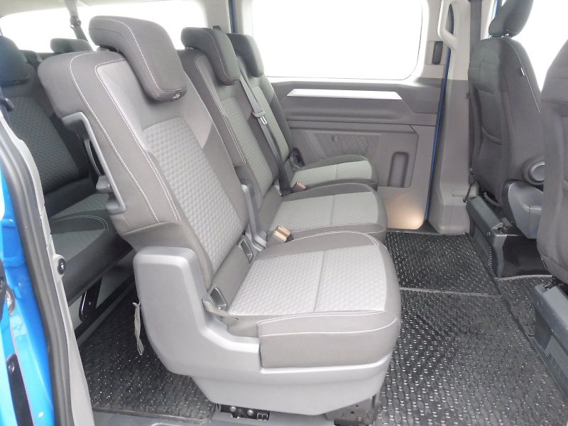 Volkswagen Caravelle (2025) Life DR 2,0 TDI 110kW 8AUT - fotka 21 z 29