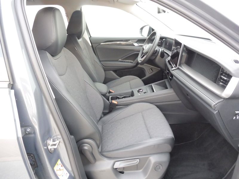 Volkswagen Tayron (2026) People 1,5 TSI 150kW eHybrid - fotka 8 z 29