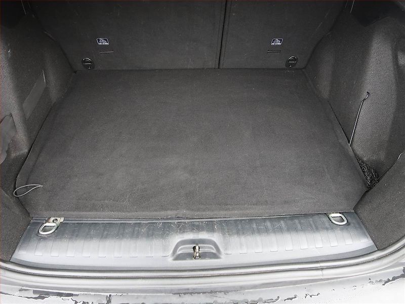 Peugeot 2008 (2019) Active 1.2 PureTech, Tempomat - fotka 13 z 16