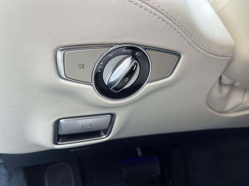 Mercedes-Benz Třídy S S-Třída 500 kabriolet - fotka 12 z 27