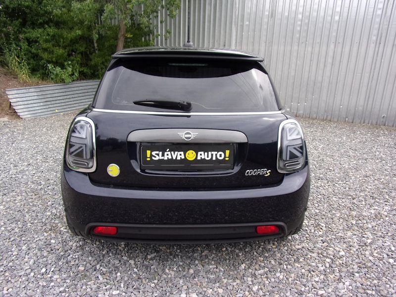 Mini Ostatní (2021) COOPER SE 32kWh 135kW PANORAMA - fotka 6 z 25