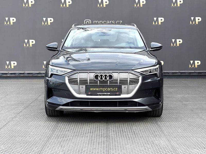Audi e-tron (2020) Quattro 230kW Advanced, PANO - fotka 2 z 54