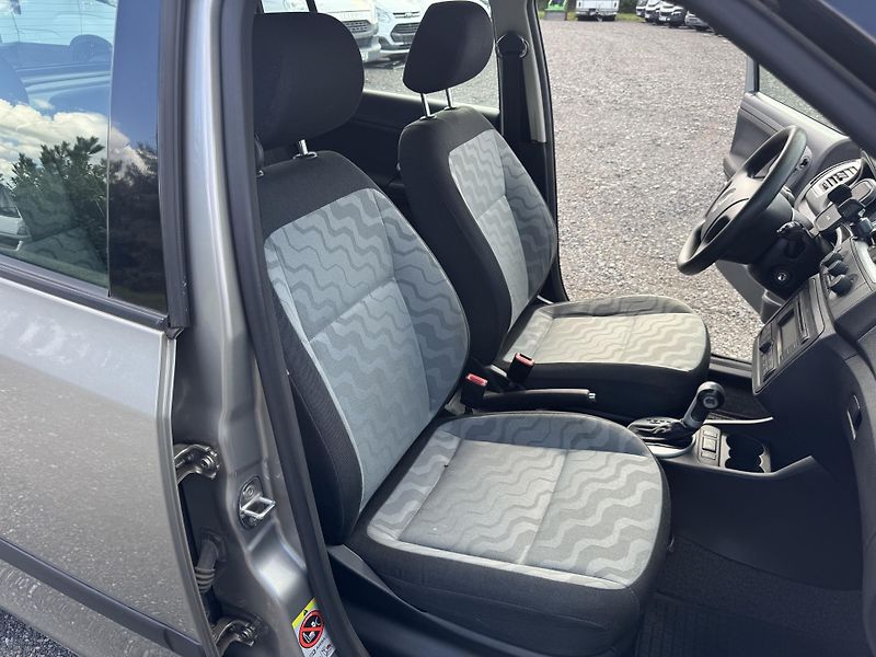 Škoda Fabia 1.6,77kw,AUTOMAT,klima - fotka 23 z 33