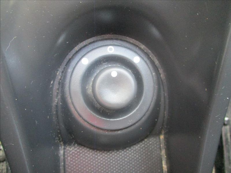 Dacia Duster 1,5 DCi, klima,serviska,tažné, - fotka 25 z 33