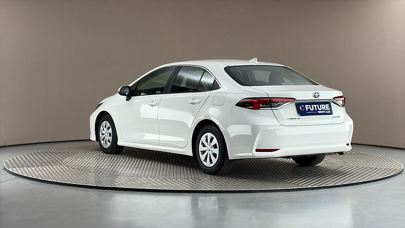 Toyota Corolla 1.8 Hybrid AUT Active Sedan - fotka 2 z 24