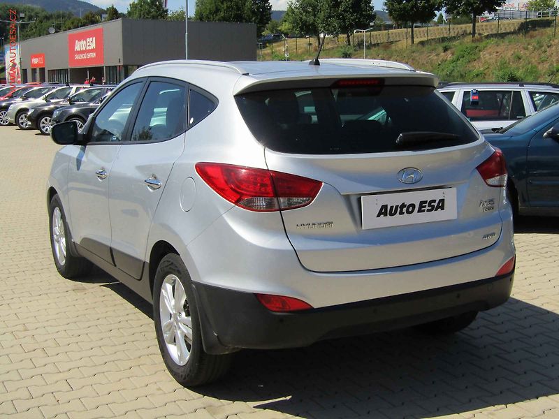 Hyundai ix35 (2012) 2.0CRDi 4x4, ČR, Výhř.sed. - fotka 4 z 22