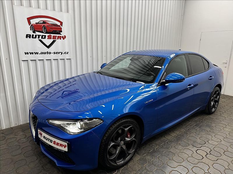Alfa Romeo Giulia 206kW Q4 VELOCE 1.MAJITEL - fotka 2 z 39