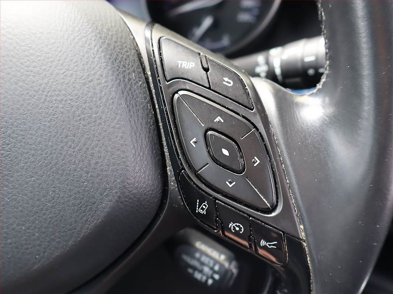 Toyota C-HR (2018) 1.8 Hybrid, Automat - fotka 17 z 21