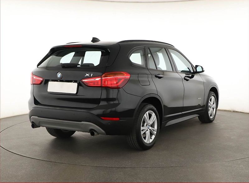 BMW X1 (2016) xDrive20i - fotka 5 z 20