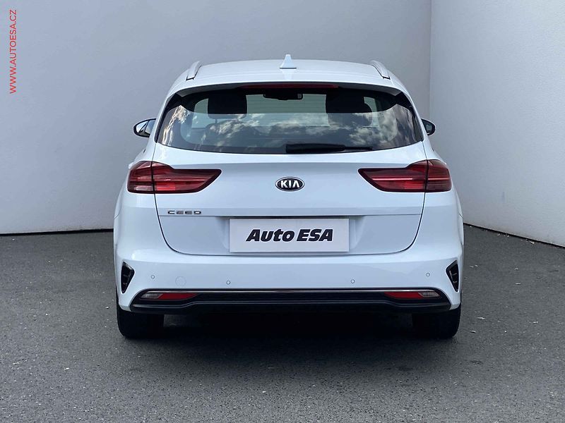 Kia Ceed (2019) 1.4 T-GDi, Navi, kamera - fotka 5 z 18