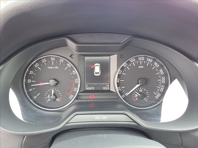 Škoda Octavia III 2,0TDi 110KW 4X4 Elegance - fotka 15 z 50