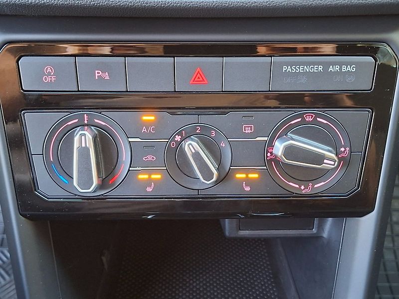 Volkswagen T-Cross (2019) 1.0TSI 70kW MAN -1.MAJITEL - fotka 14 z 34