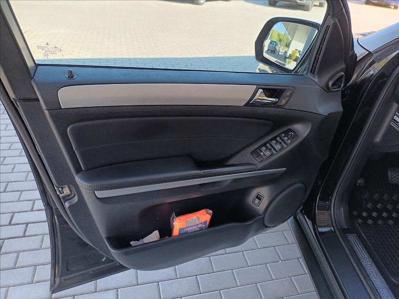 Mercedes-Benz Třídy M 3,0 350CDI,165KW,KŮŽE,NAVI - fotka 16 z 41