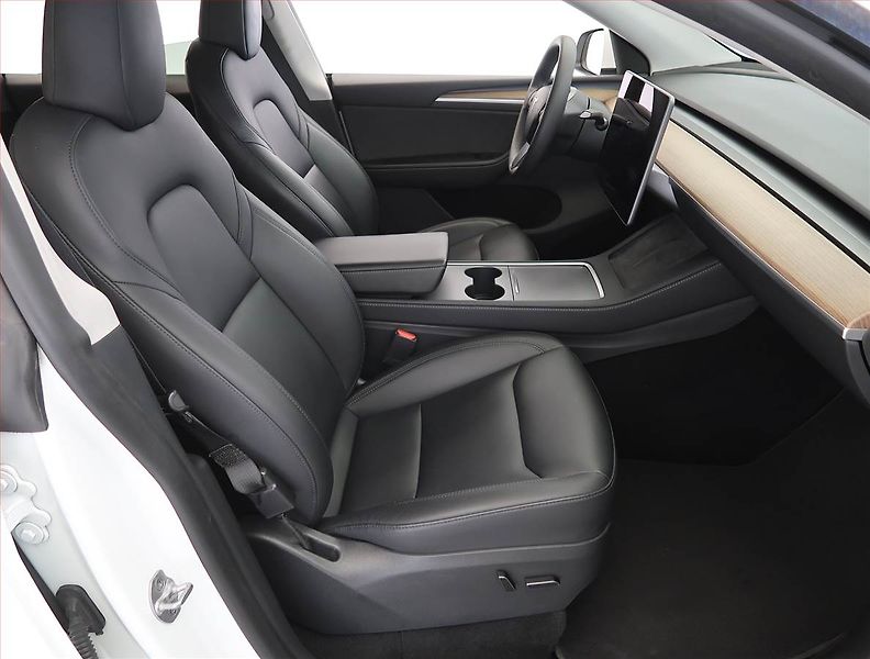 Tesla Model Y (2023) Long Range AWD 79kWh, SoH 92% - fotka 9 z 33