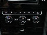 Volkswagen Golf 2,0 TSI R 221kW DSG 4Motion - náhled 23