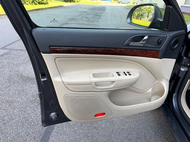 Škoda Octavia 2,0 TDi combi / servis.kn. / - fotka 8 z 37