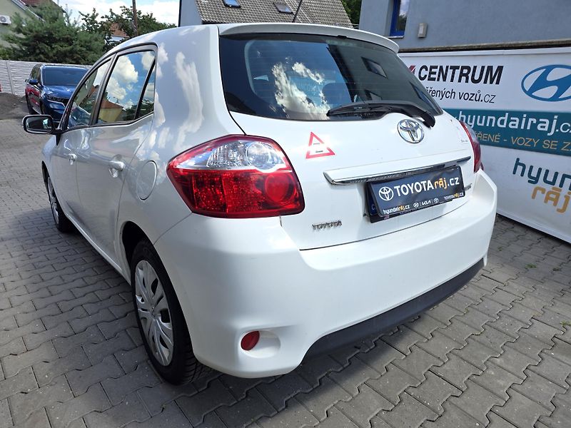 Toyota Auris 1.6-SADA PNEU NAVIC - fotka 6 z 8