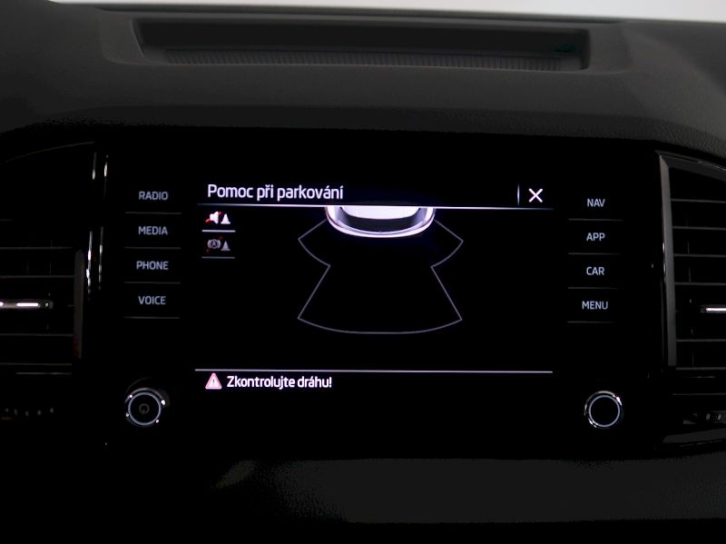 Škoda Karoq (2025) SELECTION 2.0TDI 85KW TAŽNÉ - fotka 30 z 40