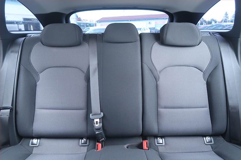 Hyundai i30 (2020) Family Comfort 1.6 CRDi - fotka 10 z 20